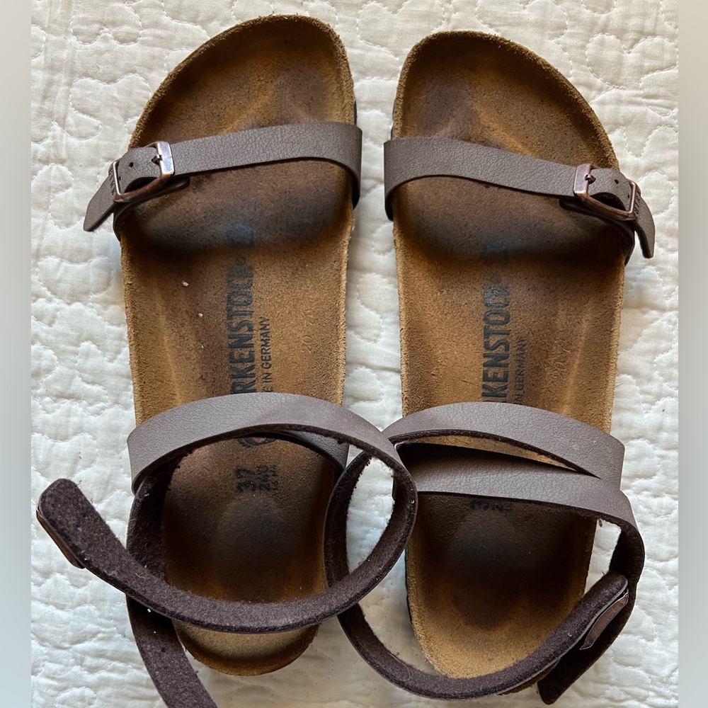 Birkenstock Daloa Sandals size 37